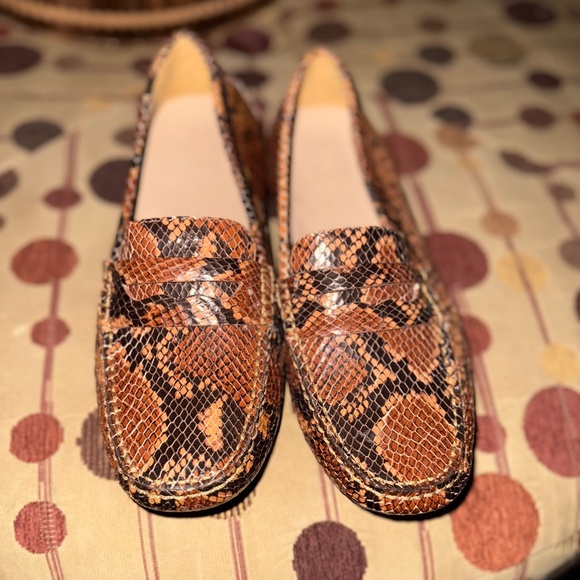 Naturalizer Snake Skin Flats - Picture 1 of 5